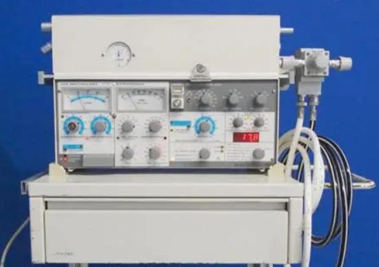 西门子900呼吸机+医用空氧混合器